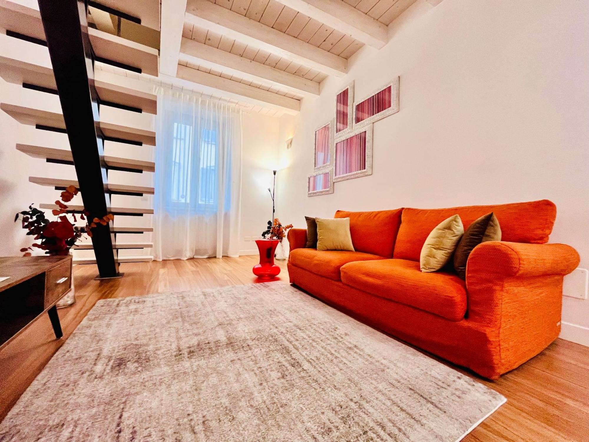 Riverside Loft Navigli - Spacious Two-Bedroom Apartment Милан Экстерьер фото