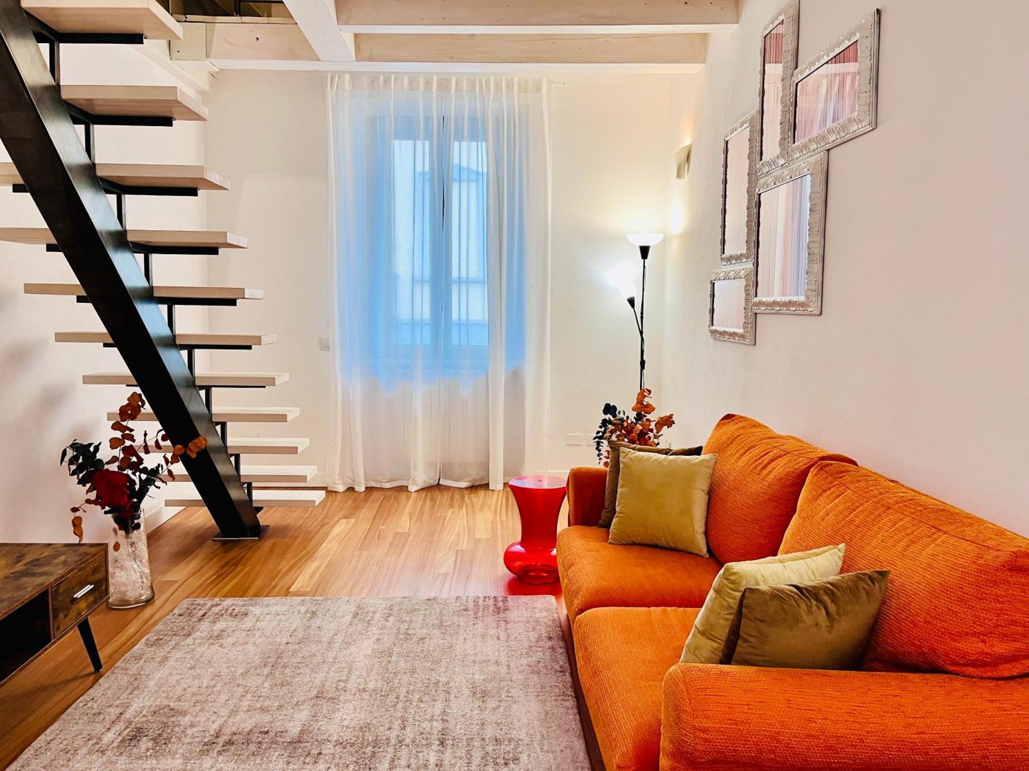 Riverside Loft Navigli - Spacious Two-Bedroom Apartment Милан Экстерьер фото