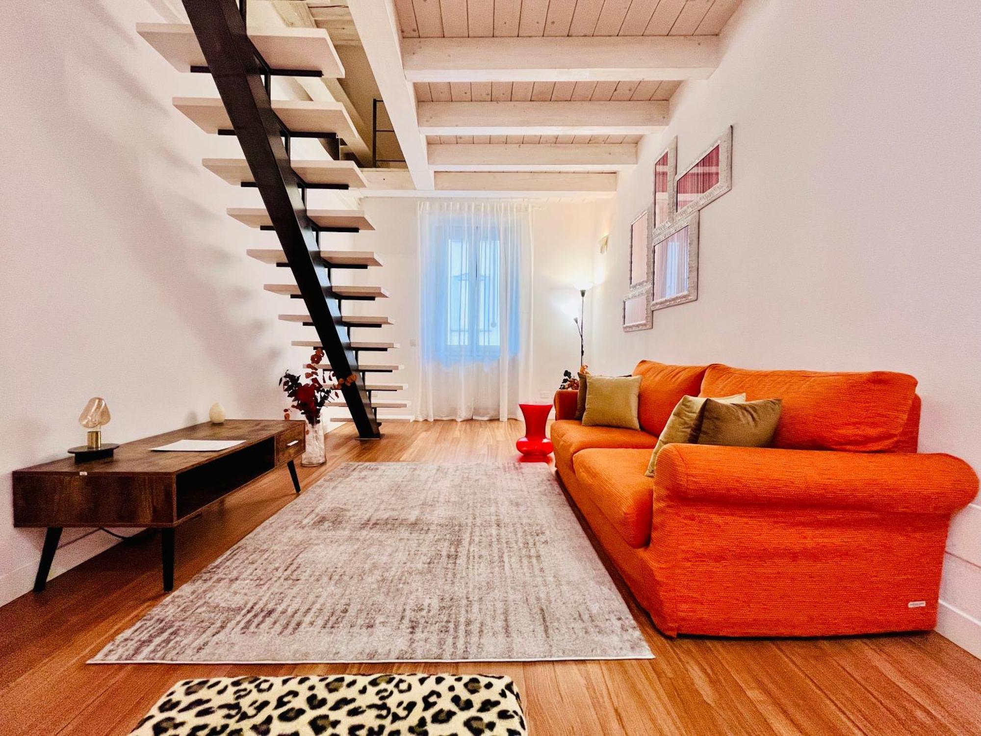 Riverside Loft Navigli - Spacious Two-Bedroom Apartment Милан Экстерьер фото