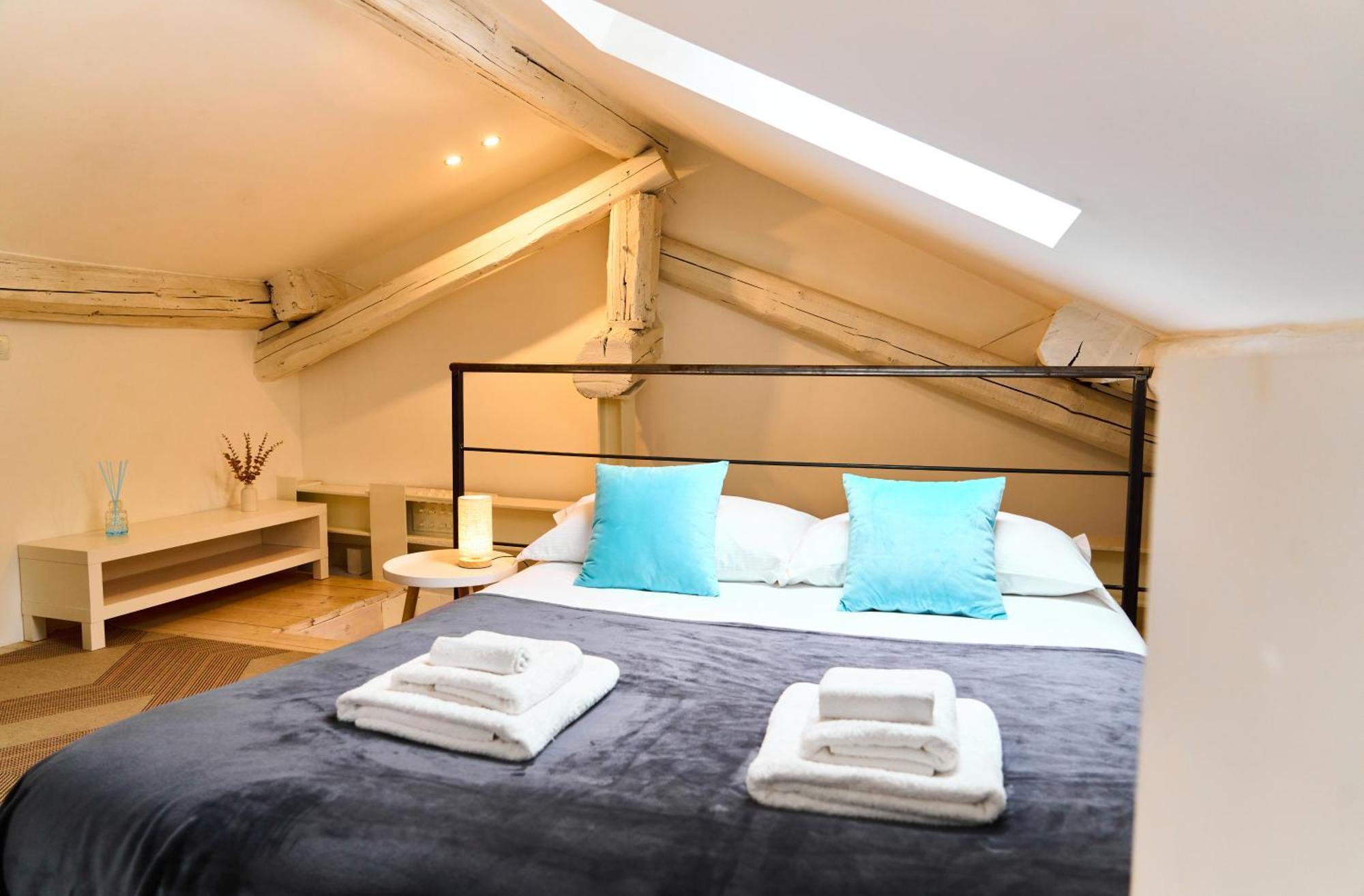 Riverside Loft Navigli - Spacious Two-Bedroom Apartment Милан Экстерьер фото