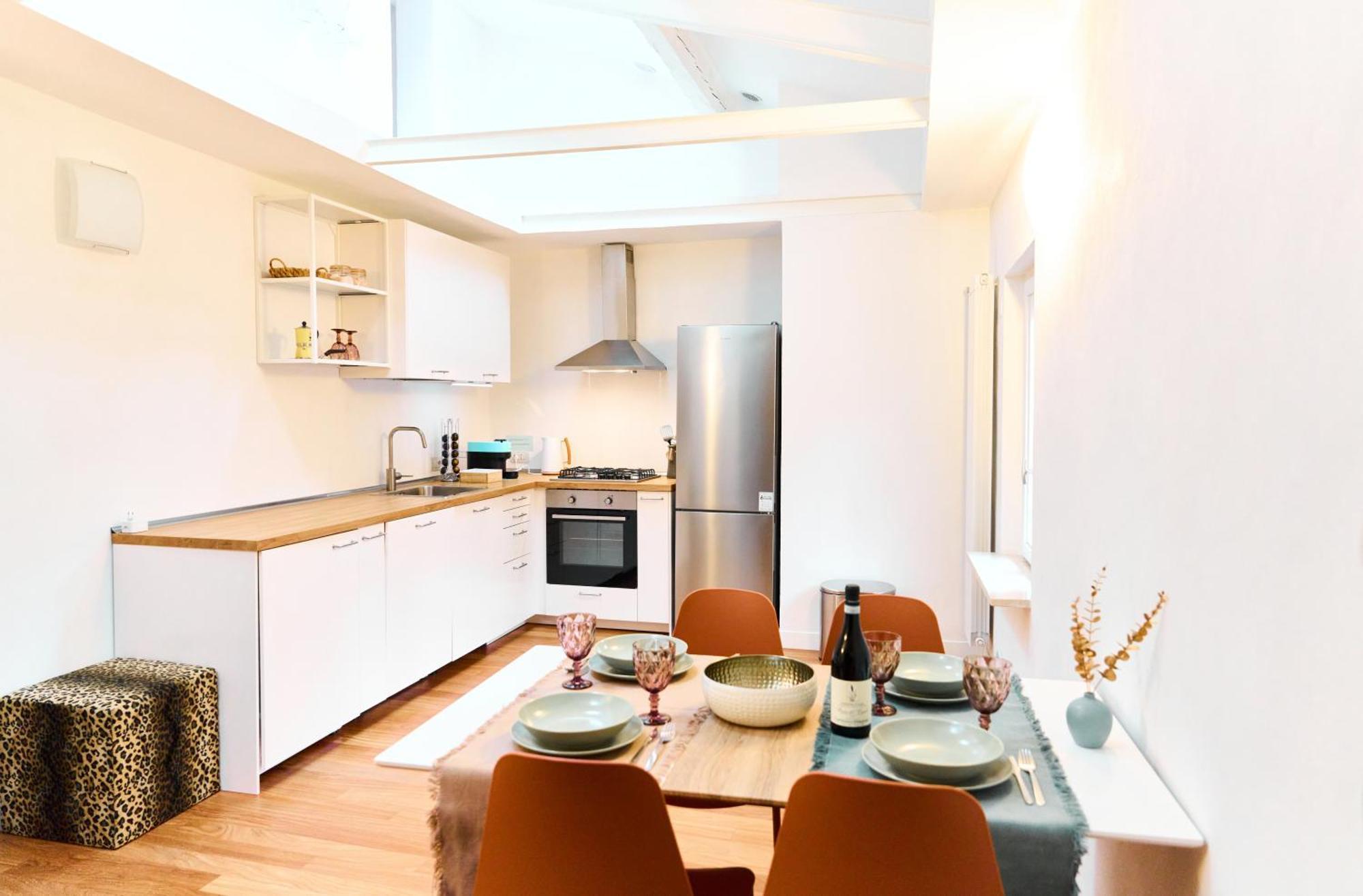 Riverside Loft Navigli - Spacious Two-Bedroom Apartment Милан Экстерьер фото